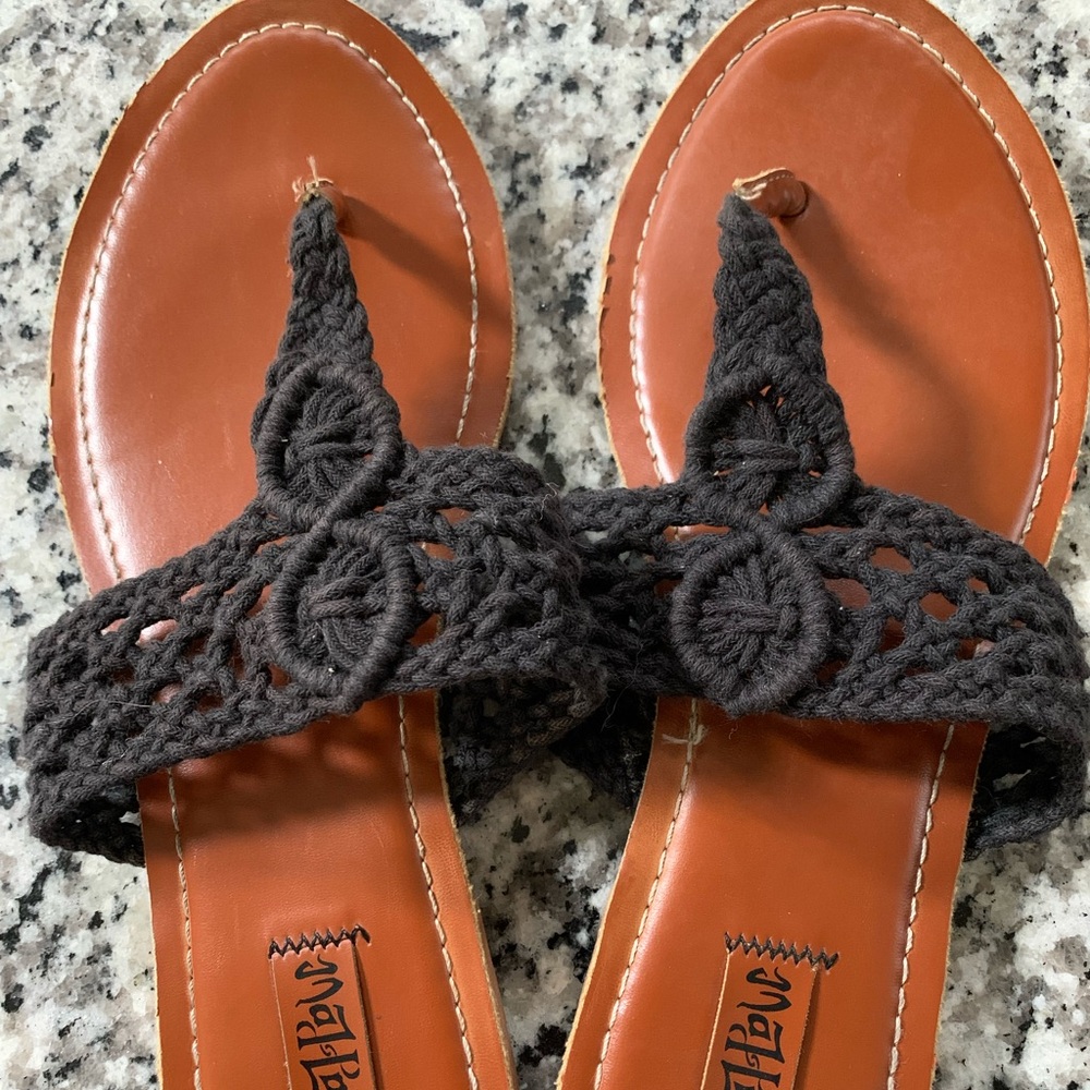 Leather sandals with black strap